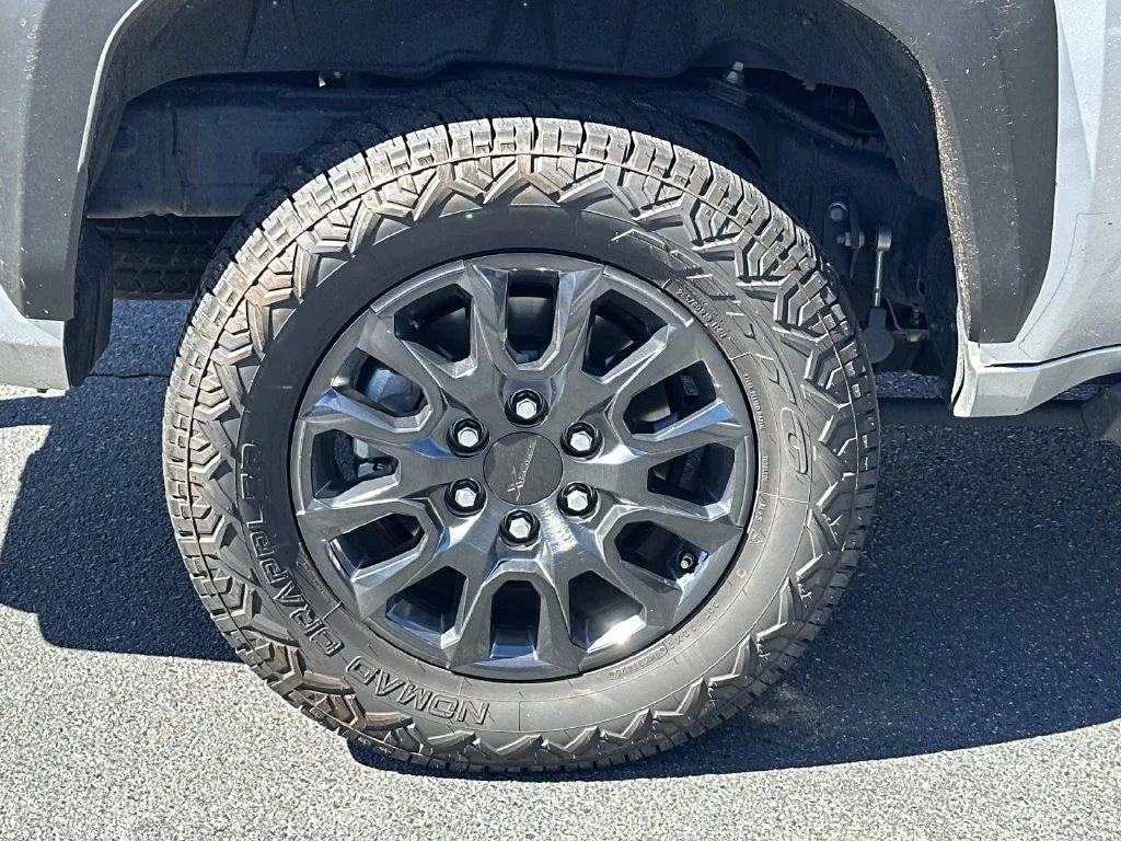 Used 2025  Toyota SR5 image 8