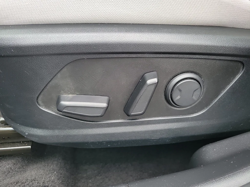 Used 2026 Atlantis Blue Hyundai SEL image 18