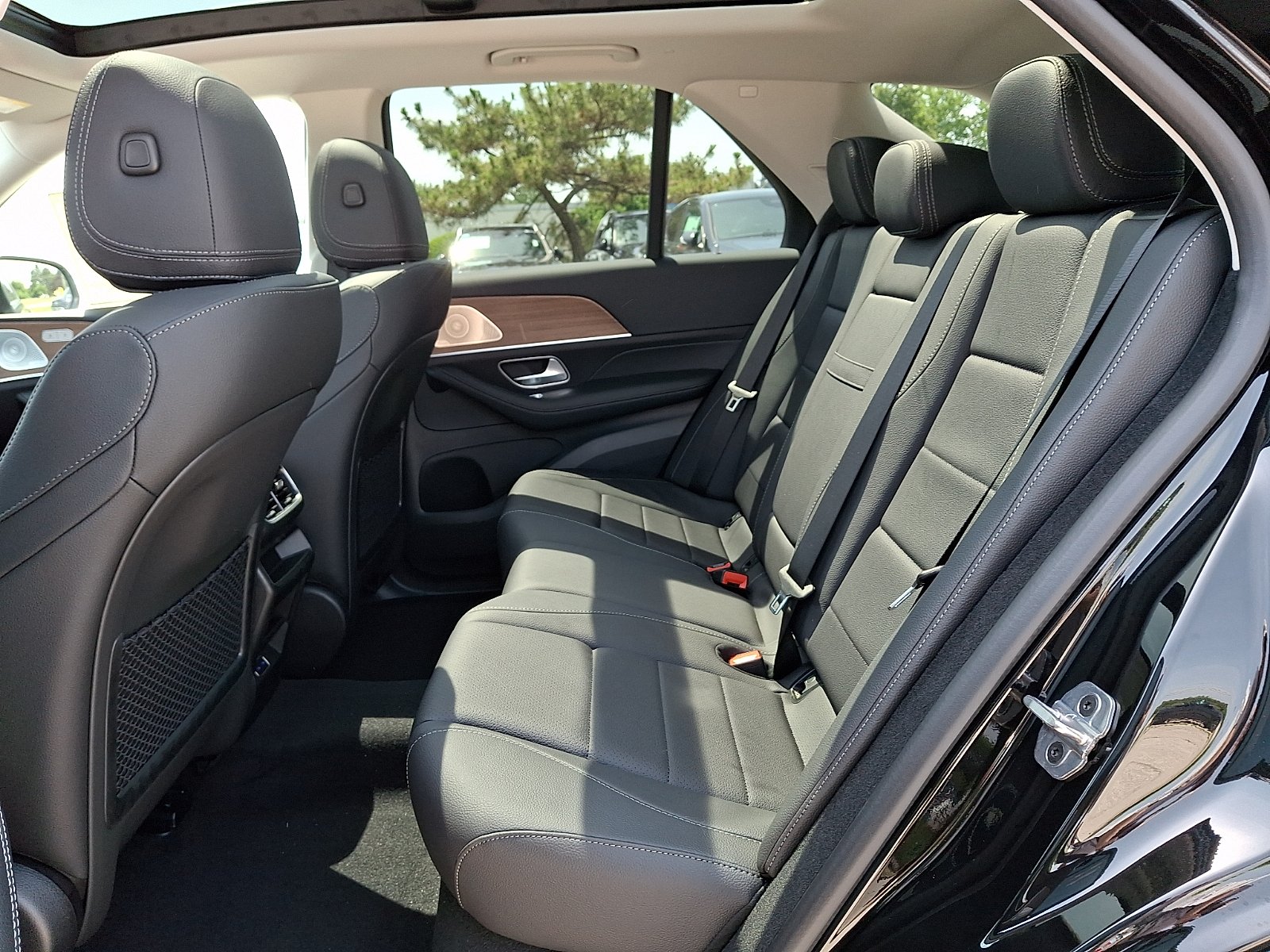 New 2026 Obsidian Black Metallic Mercedes-Benz GLE 350 image 8