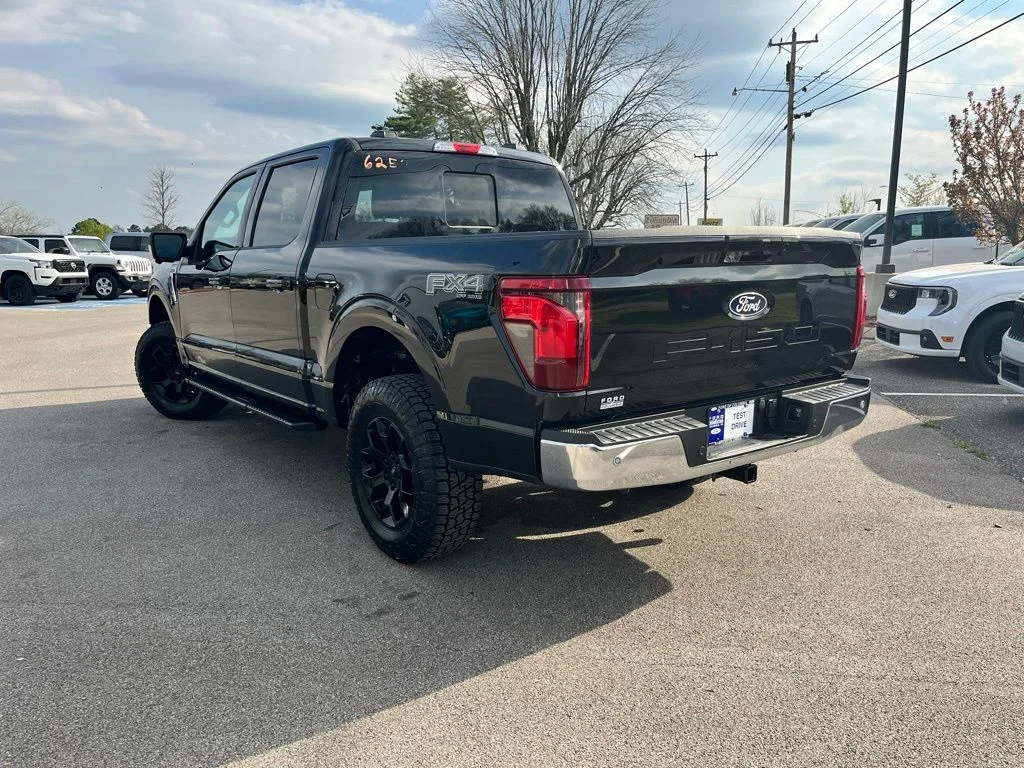New 2026 Black Ford XLT image 4
