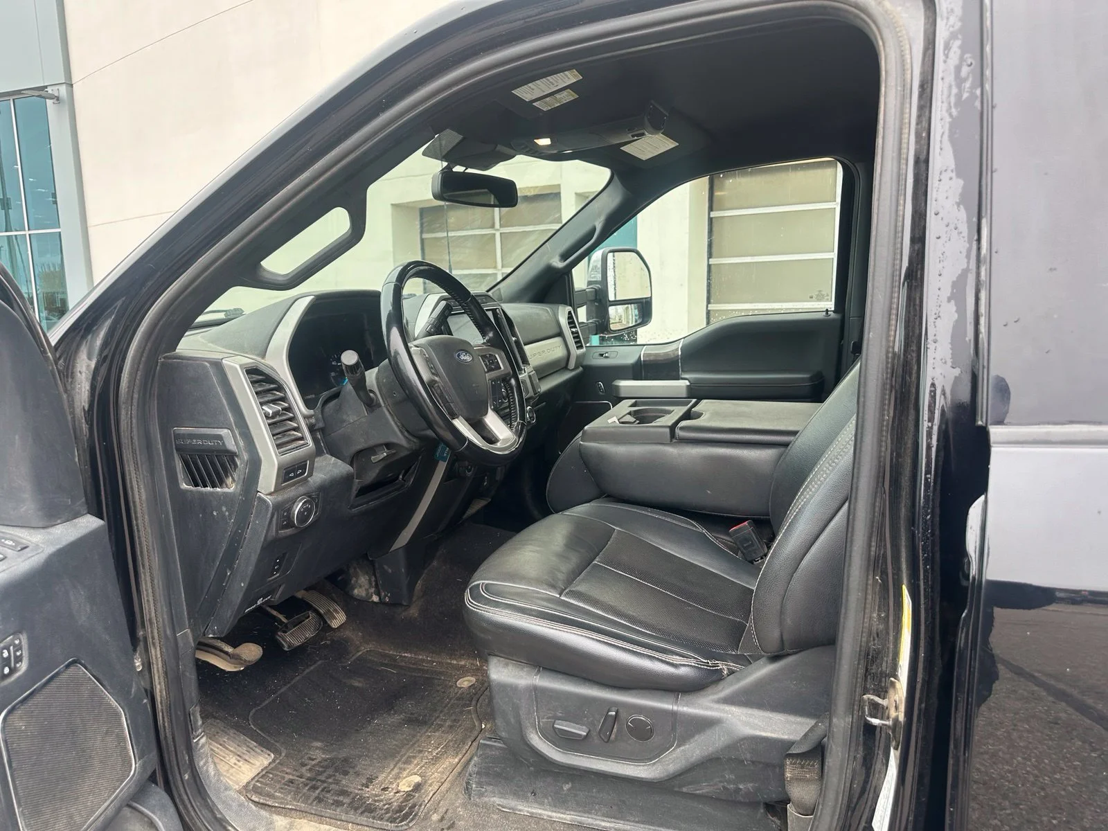 Used 2022 Black Metallic Ford Lariat image 6