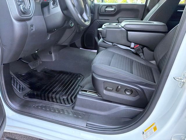 Used 2023 White Chevrolet Custom image 9
