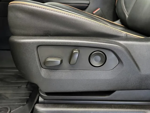 2023 GMC Yukon AT4 - Photo 31