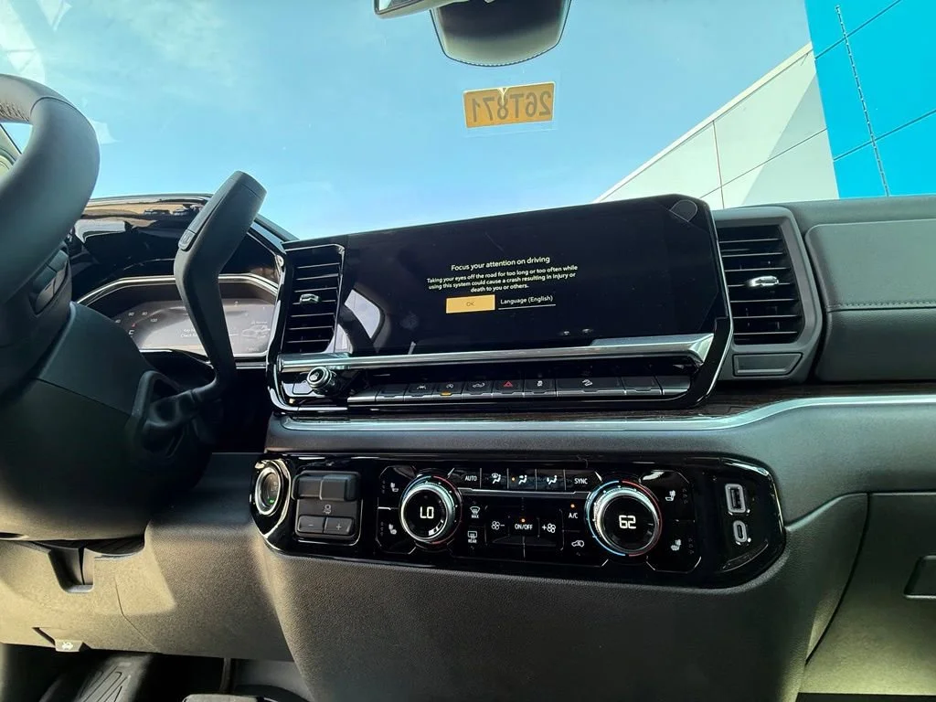 New 2026 Sterling Metallic GMC Elevation image 25