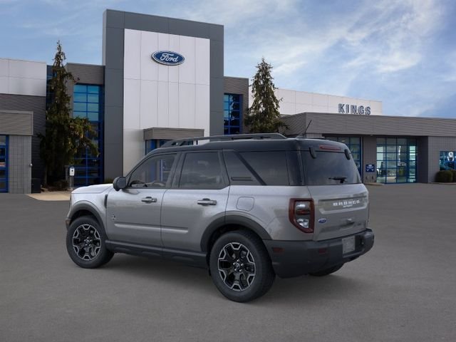 New 2025 Carbonized Gray Metallic Ford Outer Banks® image 4