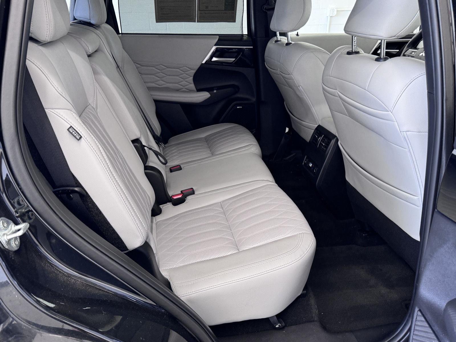 2025 Mitsubishi Outlander SEL - Photo 19