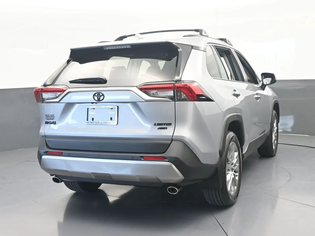 Used 2025 Silver Sky Metallic Toyota Limited image 4