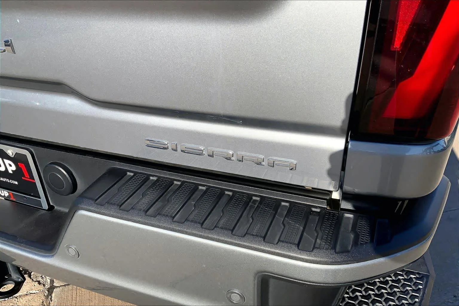 Used 2025 Sterling Metallic GMC Denali Ultimate image 9