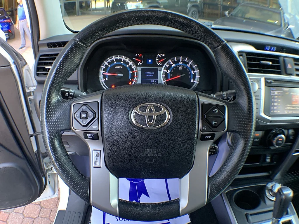 Used 2016 Super White Toyota SR5 image 14