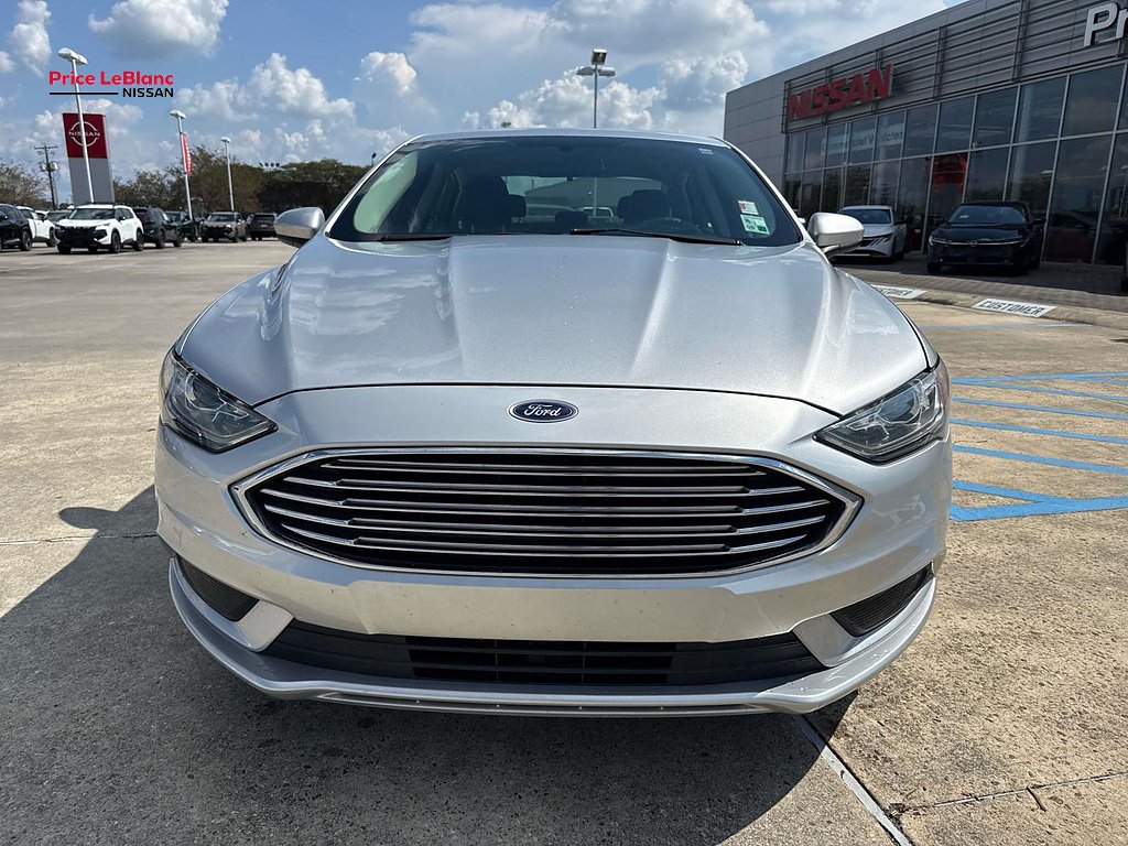 Used 2017 Ingot Silver Ford SE image 2