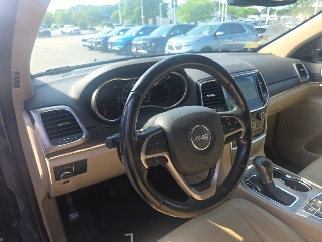 Used 2020 Slate Blue Pearlcoat Jeep Limited image 6
