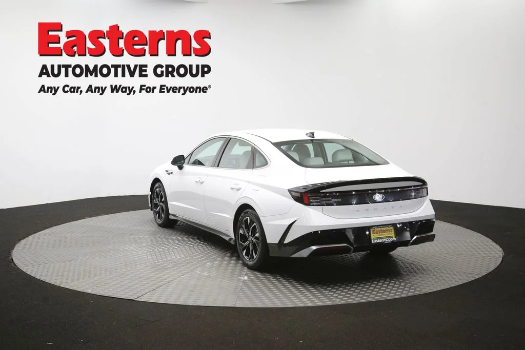 Used 2025 White Hyundai SEL image 65
