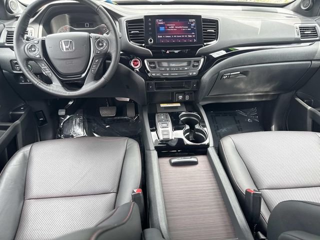 Certified Used 2022 Crystal Black Pearl Honda AWD BLACK EDITION image 17