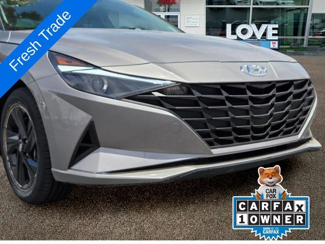 Used 2023 Silver Hyundai SEL image 8