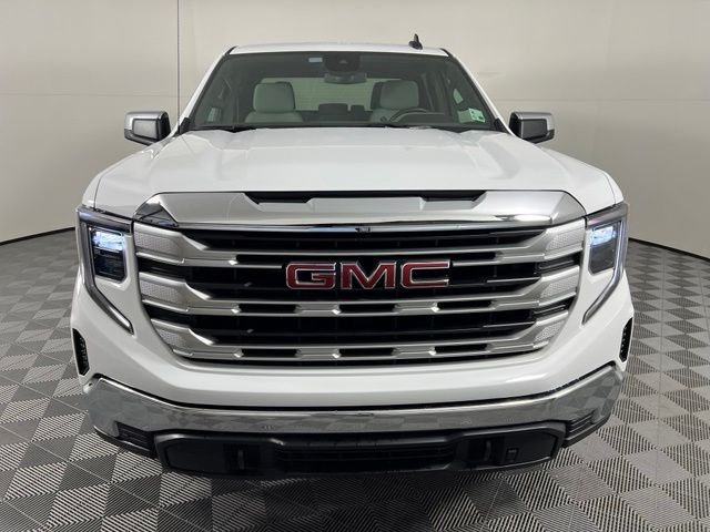 Used 2024 White GMC SLE image 2