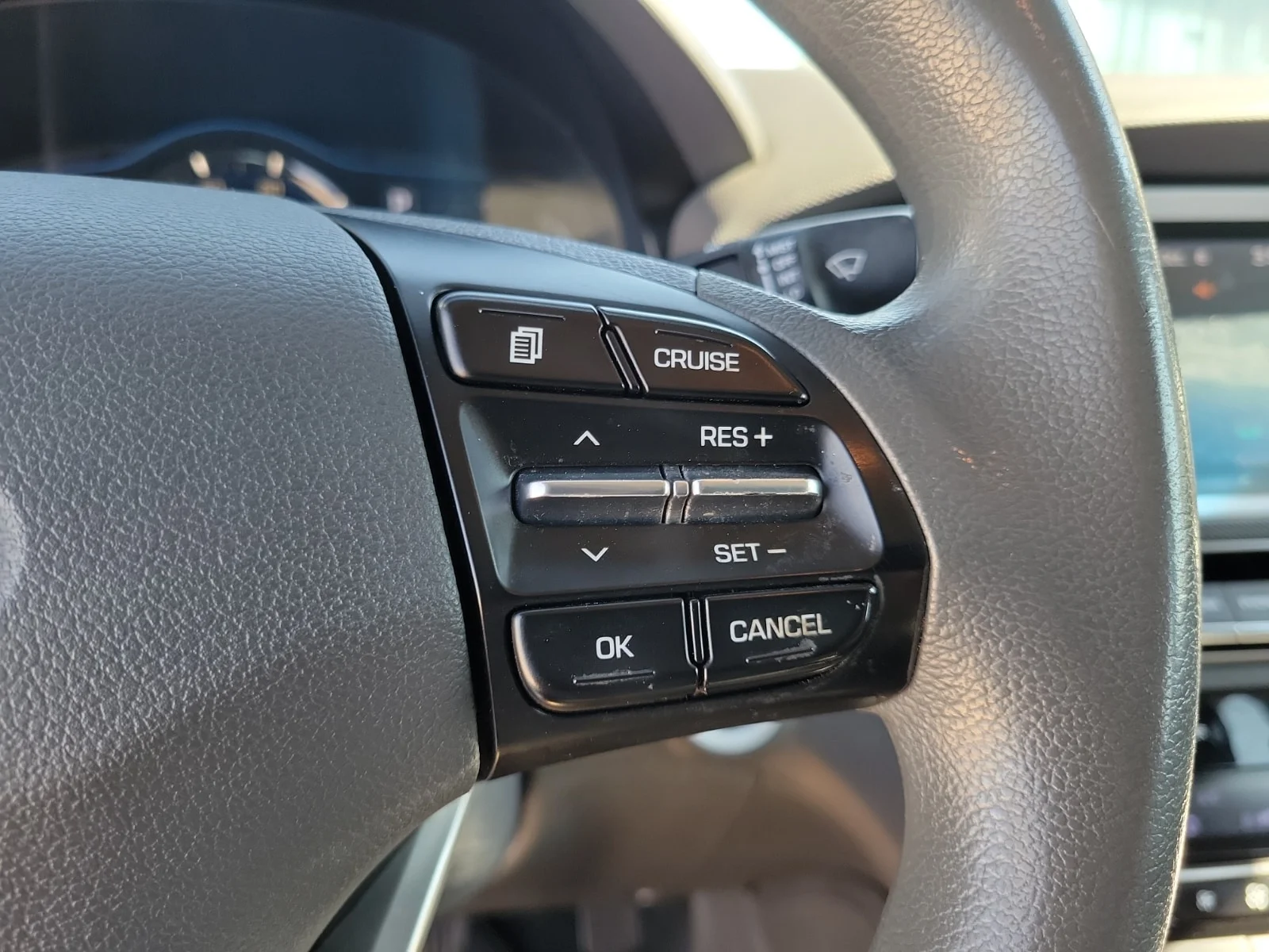 Used 2019 Red Hyundai Blue image 19