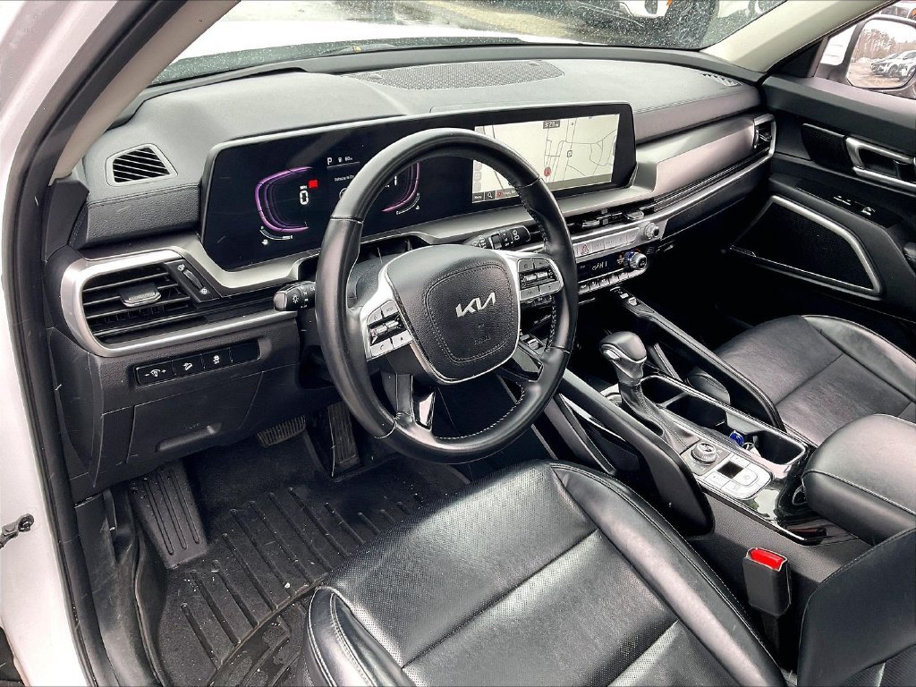 Used 2023 Glacial White Pearl Kia S image 8