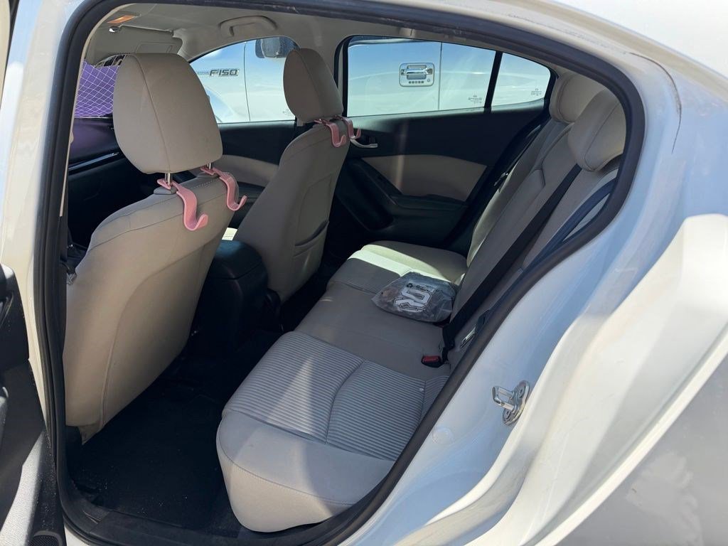 Used 2016 White Mazda i Sport image 7