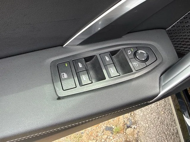 Used 2025 Black BMW xDrive28i image 29