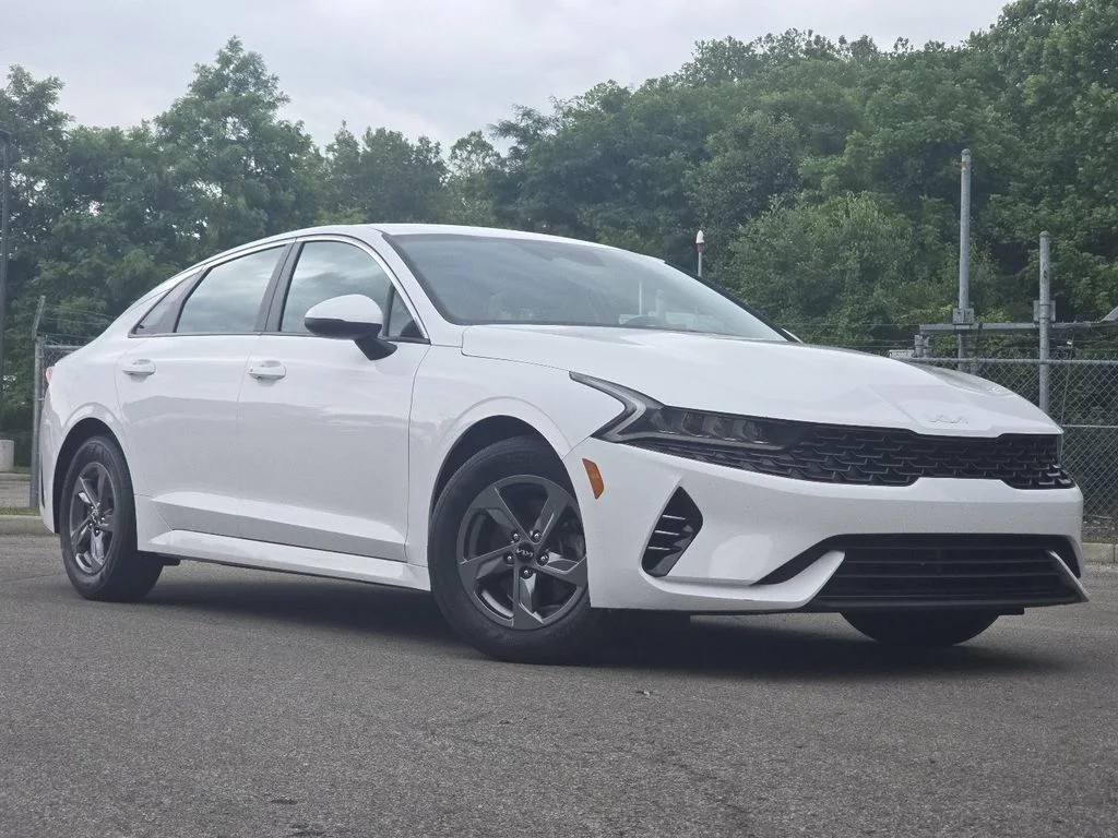 2023 Kia K5 LXS FWD photo