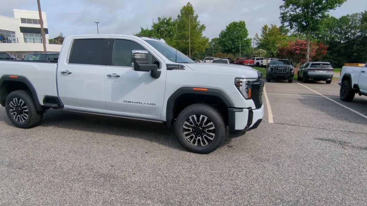 New 2026 Glacier White Tricoat GMC Denali Ultimate image 2