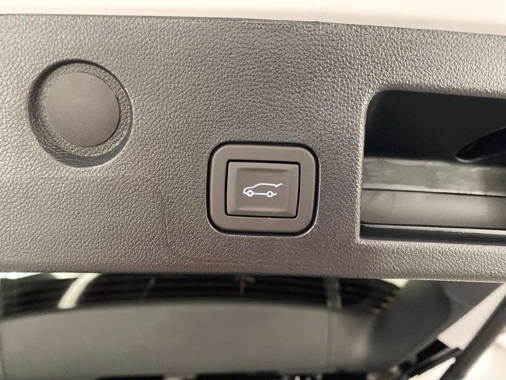 New 2027 Summit White GMC AT4 image 11