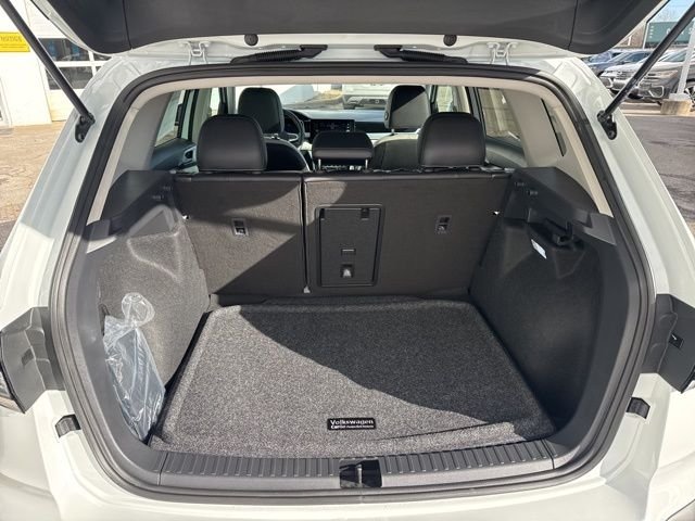 New 2026 Pure White Volkswagen 1.5T SE image 10