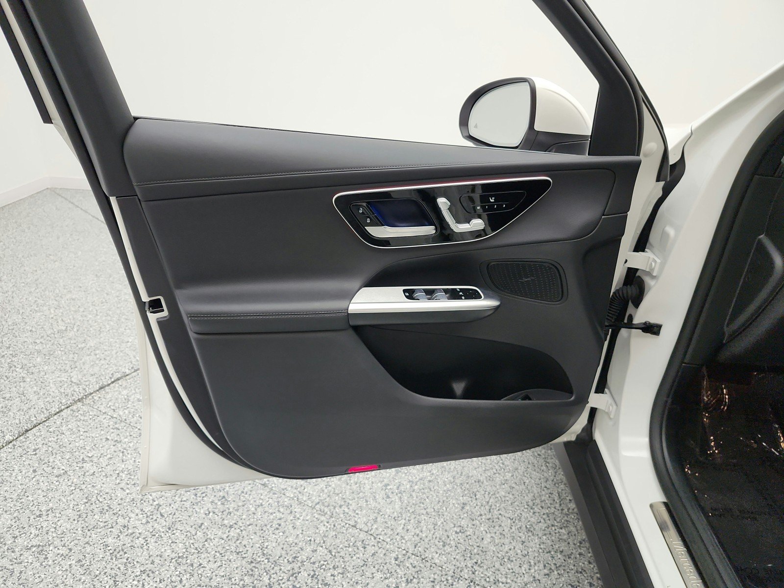 Certified Used 2024 Polar White Mercedes-Benz GLC 300 SUV image 14