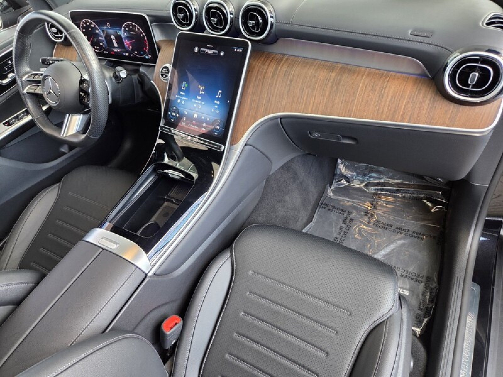 Certified Used 2024 Obsidian Black Metallic Mercedes-Benz GLC 300 image 20