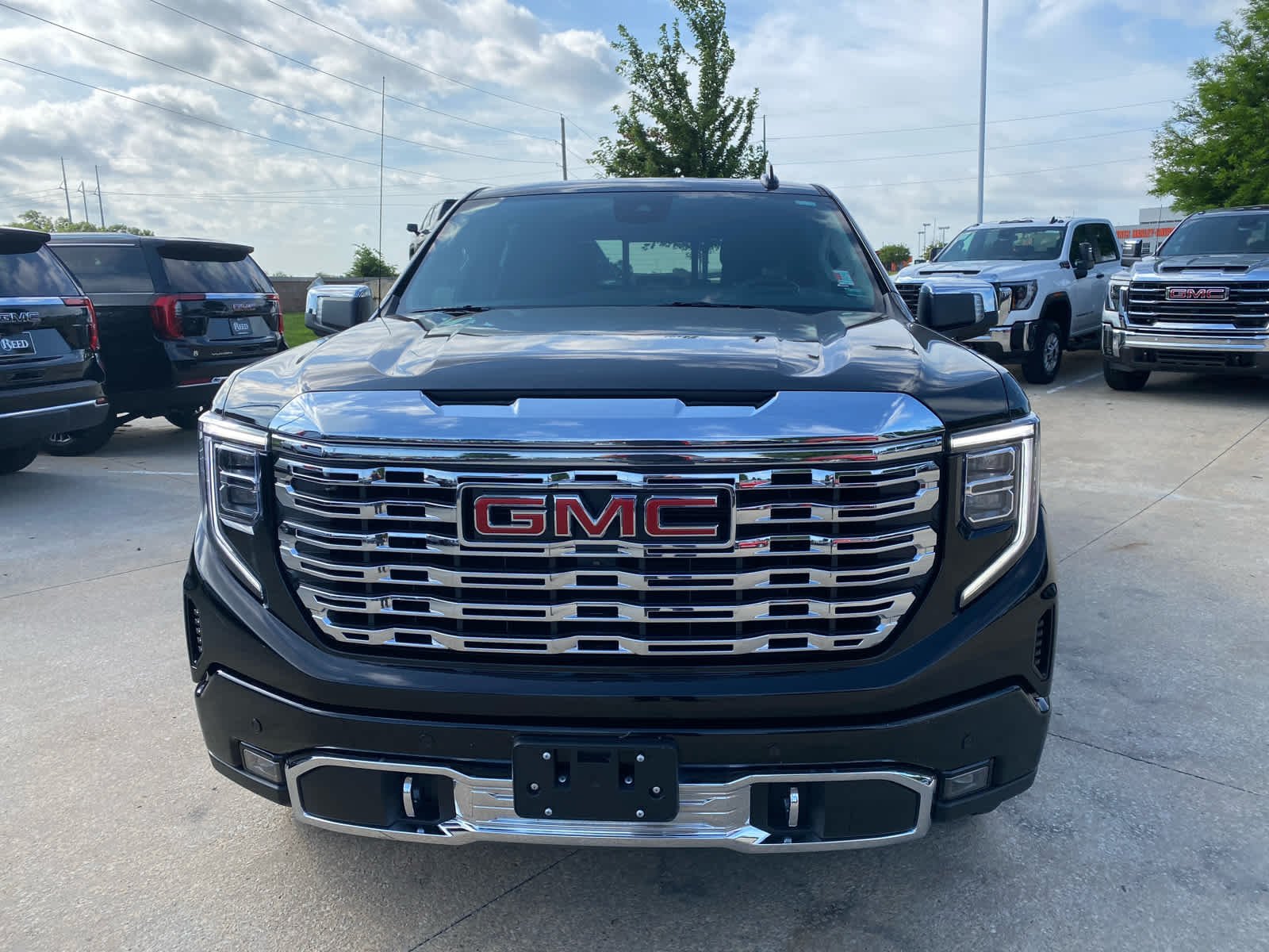 Used 2023 GMC Sierra 1500 Denali Denali with VIN 1GTUUGEL3PZ330576 for sale in Kansas City