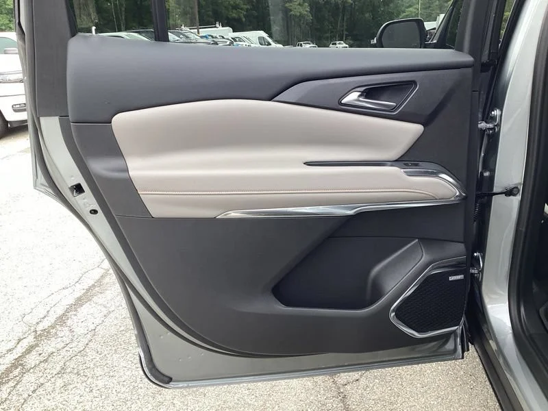 2027 Chevrolet Traverse LT - Photo 16