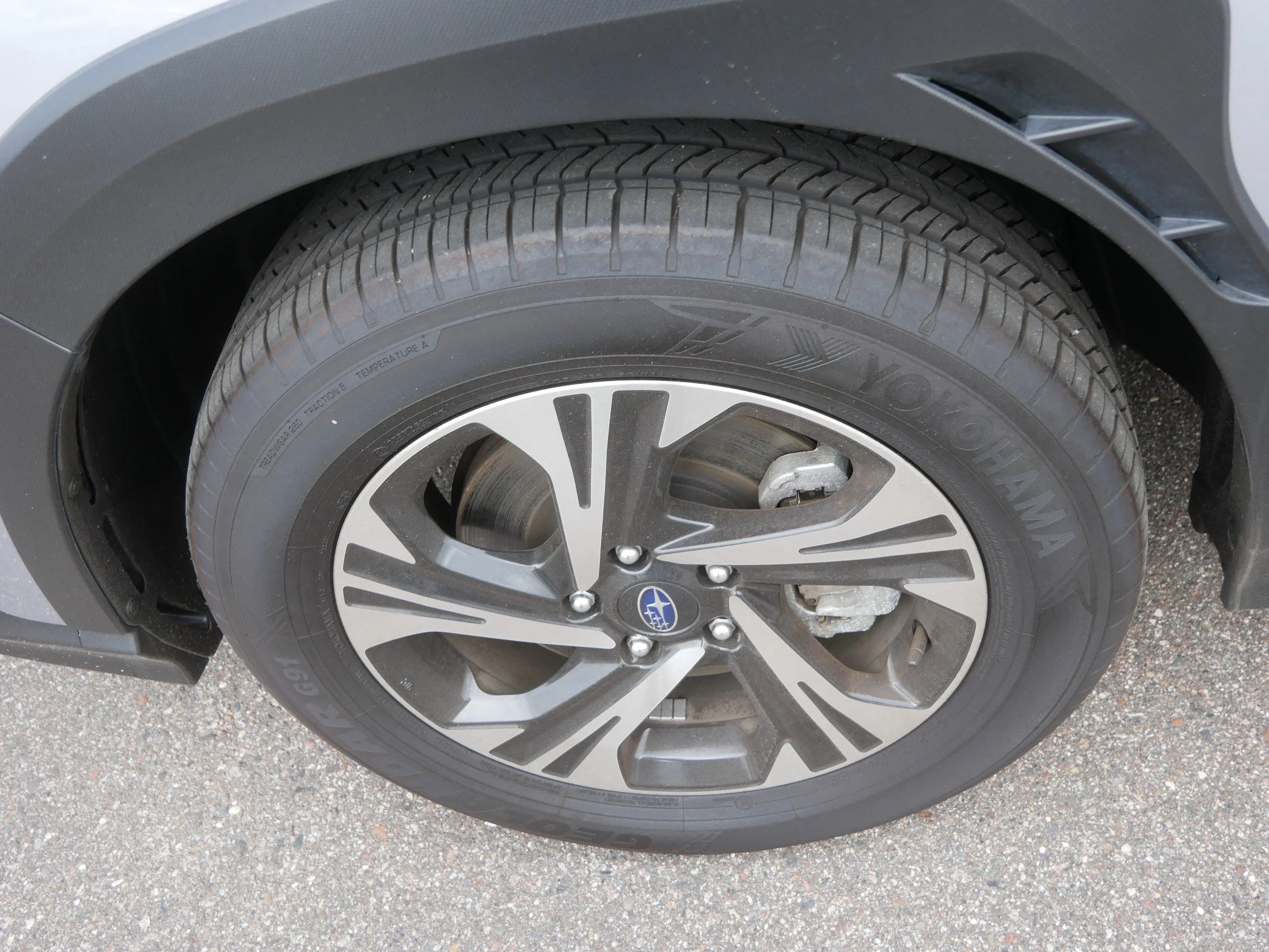 Used 2024 Ice Silver Metallic Subaru Premium image 16