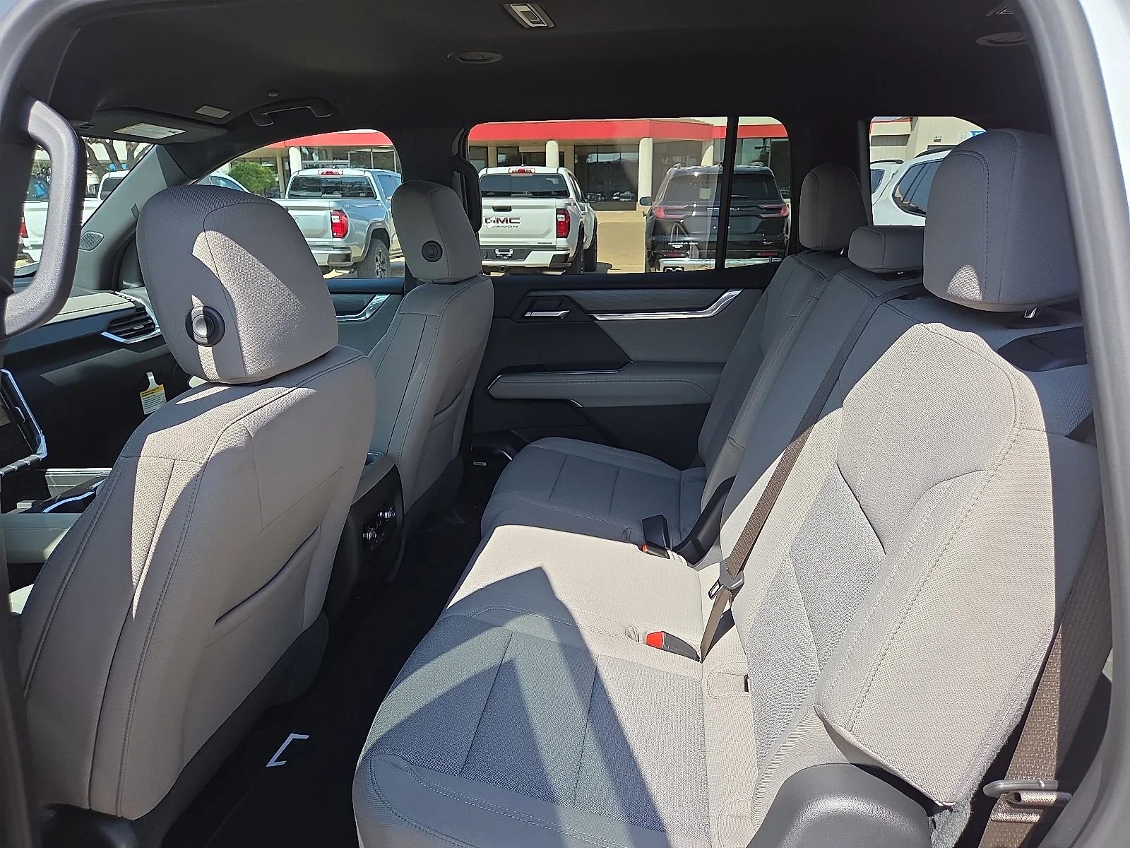 2026 GMC Acadia Elevation - Photo 8
