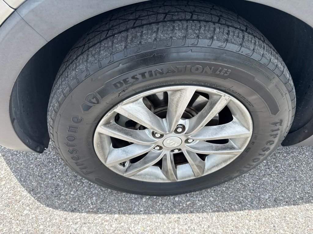 Used 2017 Silver Kia LX image 8