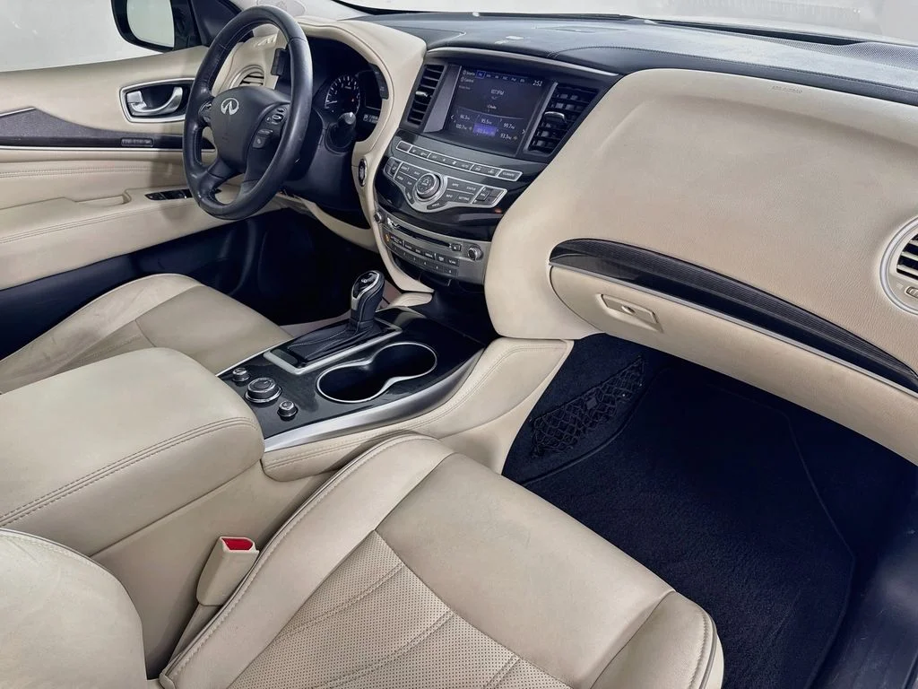Used 2019 Majestic White INFINITI LUXE image 39
