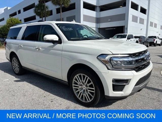 Used 2023 White Ford Limited image 1