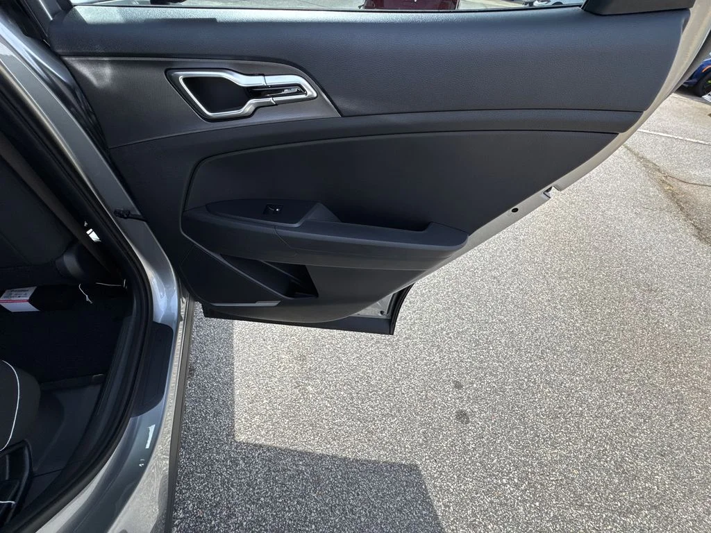 2026 Kia Sportage LX Hybrid - Photo 16