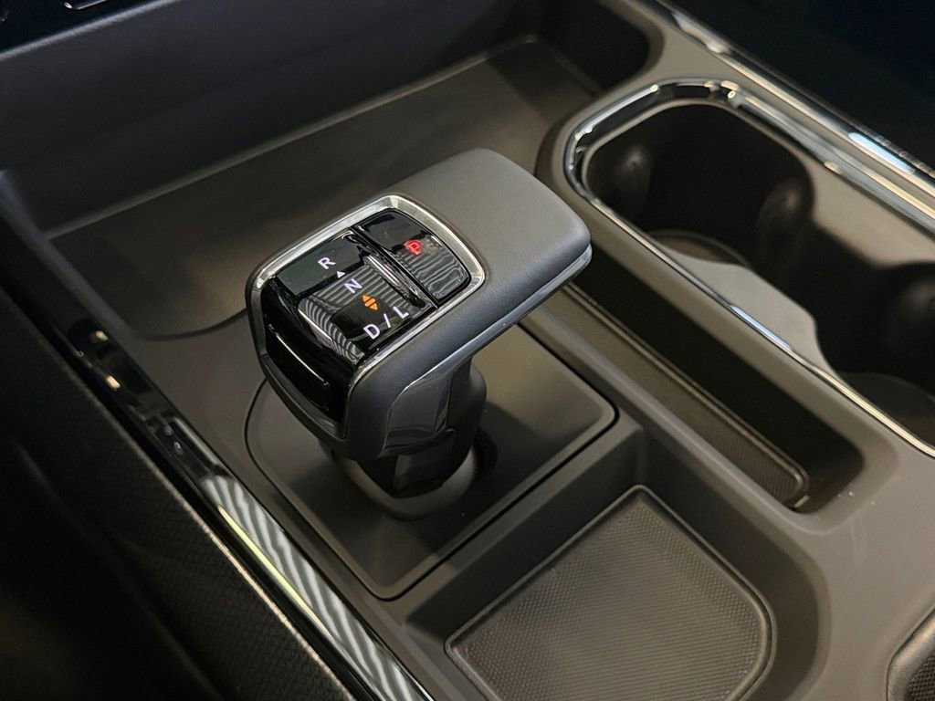 2026 Chevrolet Silverado 1500 ZR2 - Photo 36