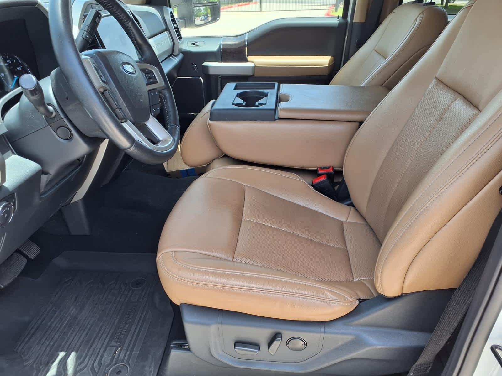 Used 2022 Star White Metallic Tri-Coat Ford LARIAT image 12