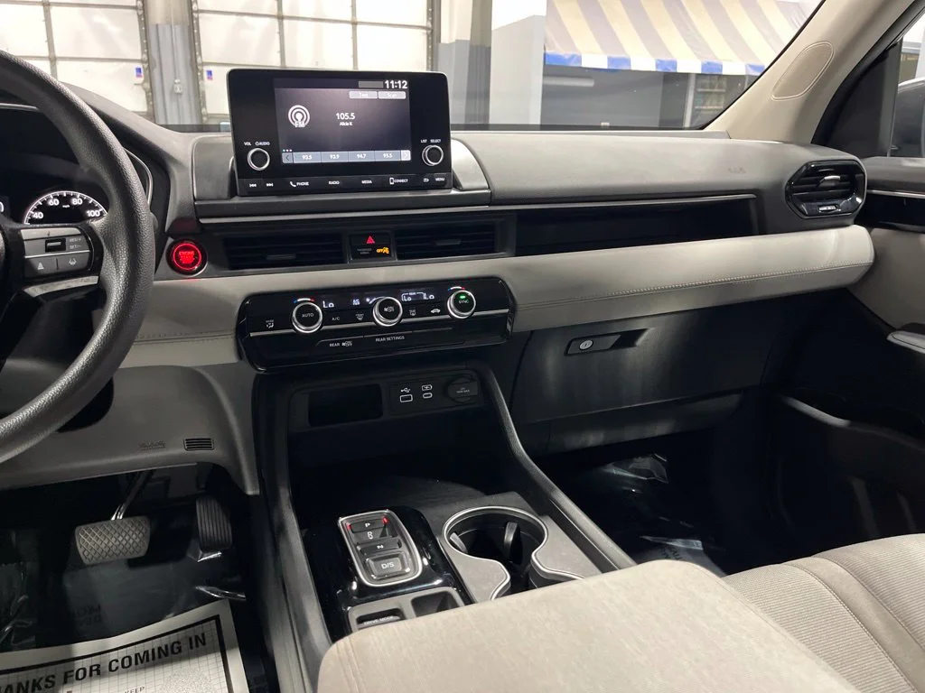 2023 Honda Pilot LX - Photo 20