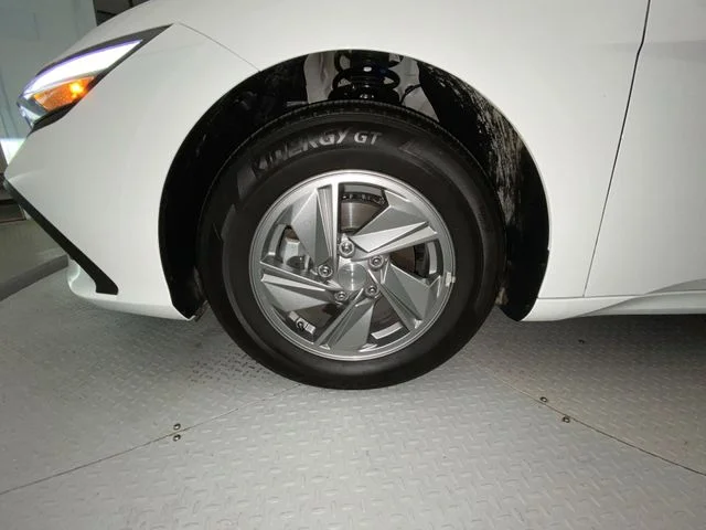 Used 2026 White Hyundai SE image 10