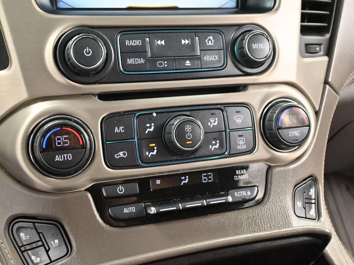Used 2019 QUICKSILVER METALLIC GMC Denali image 22