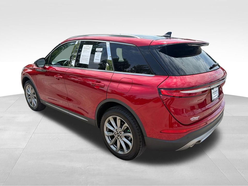 Used 2022 Red Lincoln Standard image 3