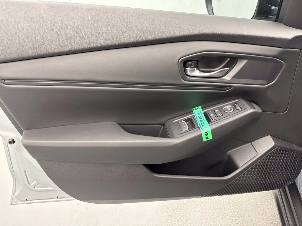 New 2026 Solar Silver Metallic Honda SE image 16