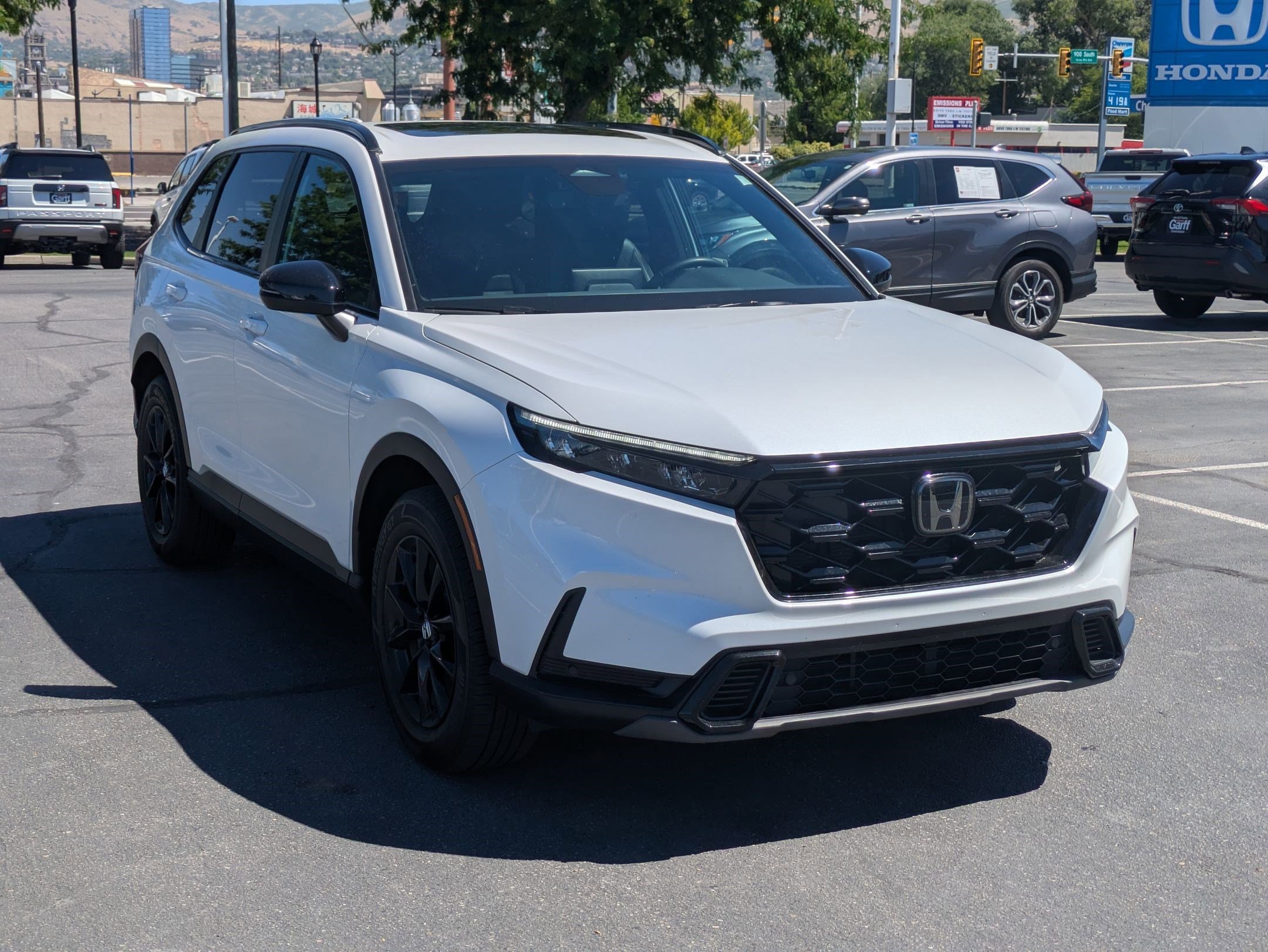 Certified Used 2026 Platinum White Pearl Honda Sport-L image 2