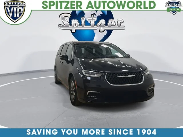Used 2024 Black Chrysler Select image 3