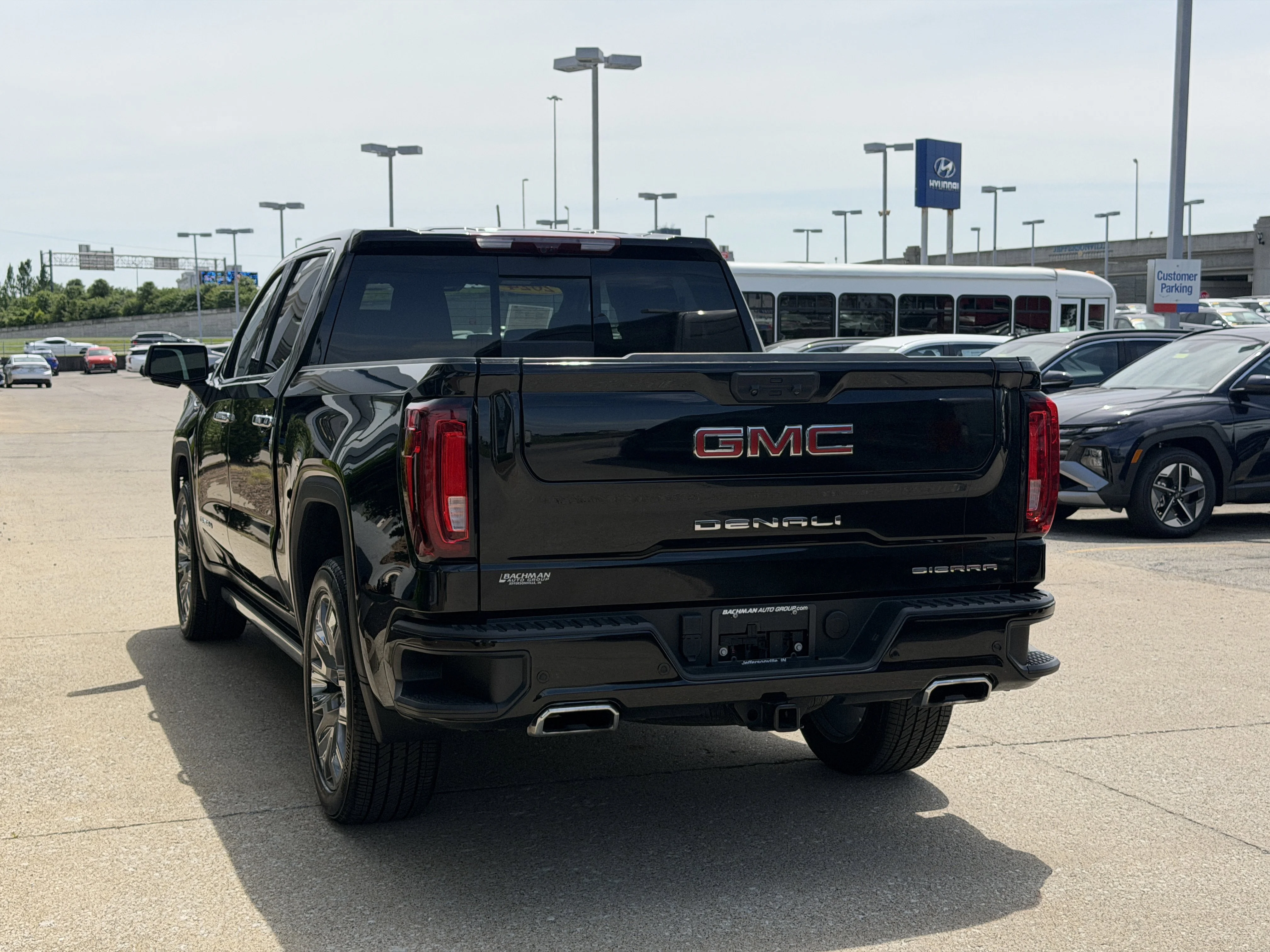 Used 2024 Onyx Black GMC Denali image 7