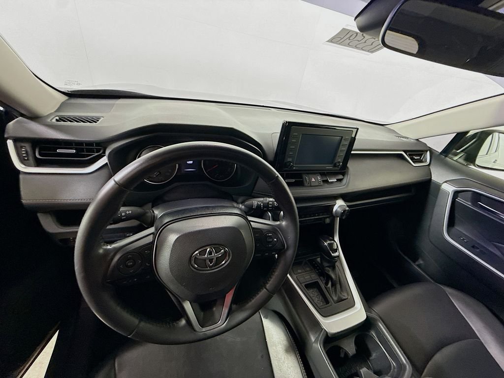 Used 2020 Magnetic Gray Metallic Toyota XLE Premium image 21