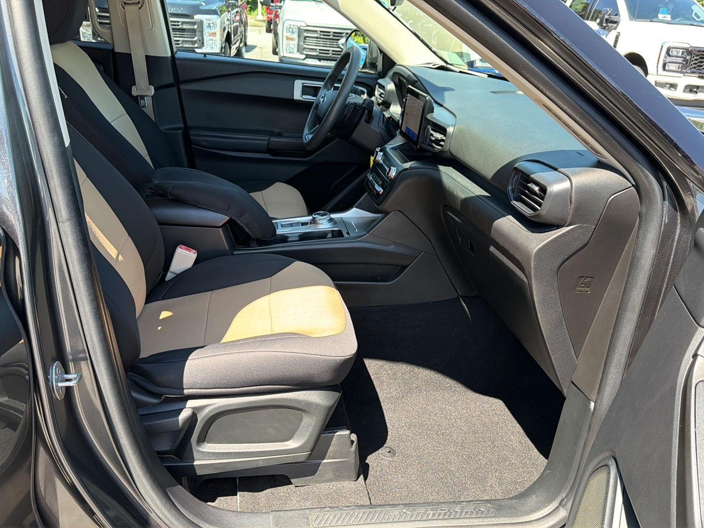 Used 2020 Magnetic Ford Base image 13