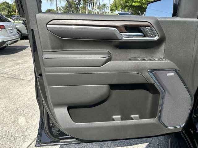 2023 GMC Sierra 1500 SLT - Photo 13